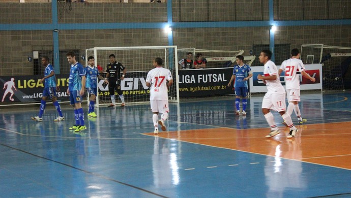 Goleiro do São Paulo lamenta sétima derrota na Liga Futsal: 