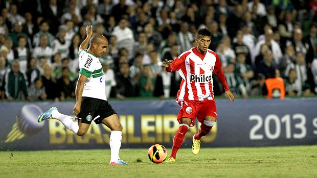 Deivid coritiba náutico brasileirão 2013 (Foto: Geraldo Bubniak / Agência Estado) Deivid coritiba náutico brasileirão 2013 (Foto: Geraldo Bubniak / Agência Estado)