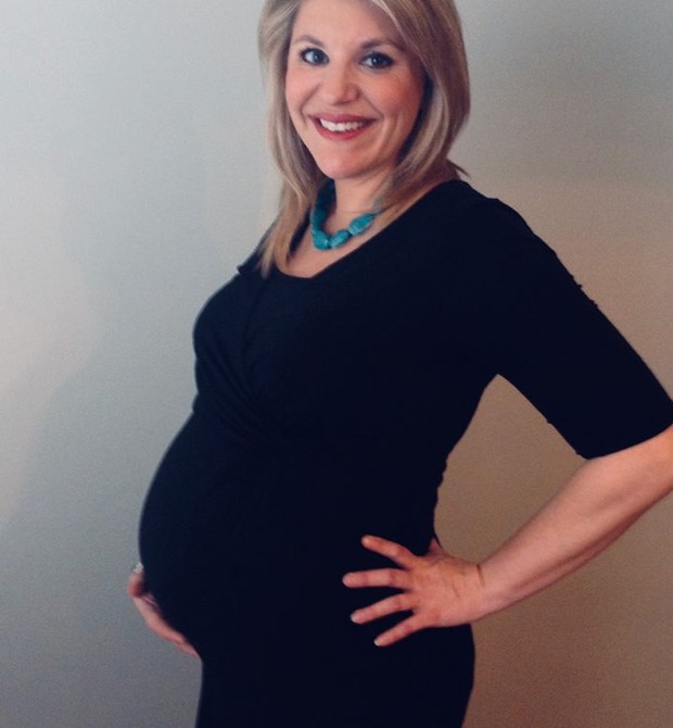 Stacey grávida de 18 semanas. Pouco tempo depois, ela daria entrada no hospital (Foto: Reprodução/ Facebook)