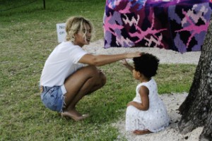 Beyoncé e Blue Ivy (Foto: Reprodução/iam.beyonce.com)