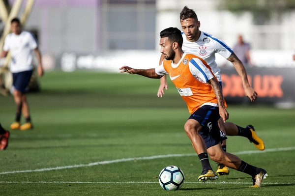 Clayson titular ou reserva no Dérbi? Carille explica a dúvida do Corinthians