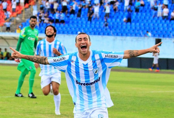 Diretoria do Londrina negocia com o Grêmio retorno do atacante Paulinho