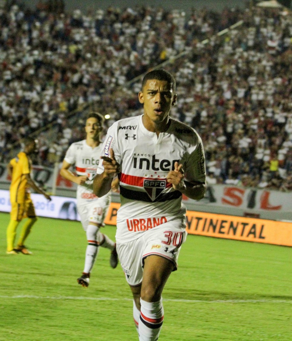 Brenner comemora gol do São Paulo contra o Madureira (Foto: Robson Vilela/Futura Press)