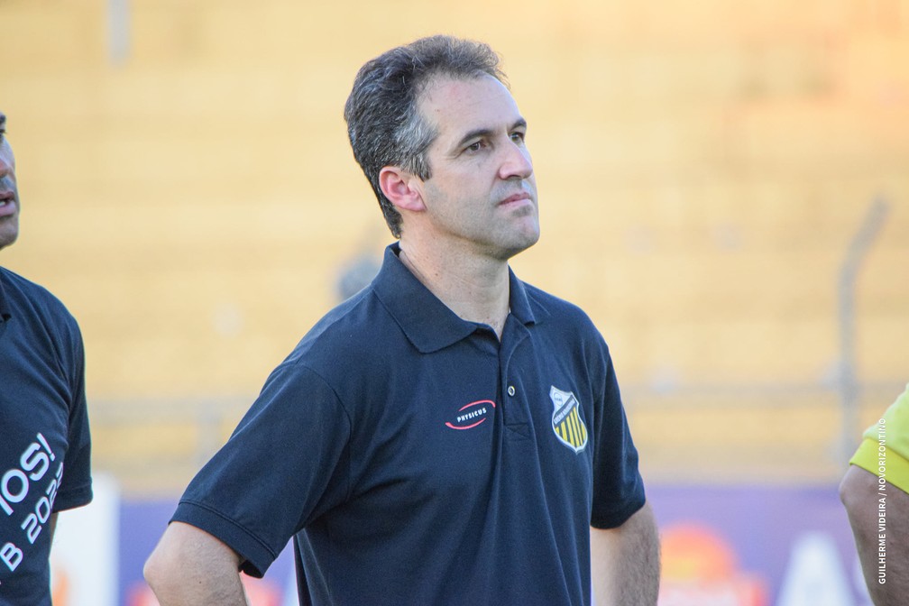 Após boa temporada em 2021, Léo Condé foi mantido no comando do Novorizontino, mas após cinco jogos sem vitórias, acabou demitido — Foto: Guilherme Videira/Grêmio Novorizontino