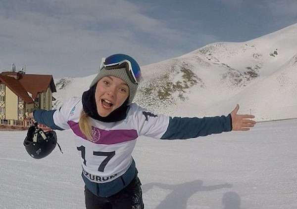 A atleta britânica de snowboard Ellie Soutter (Foto: Facebook)