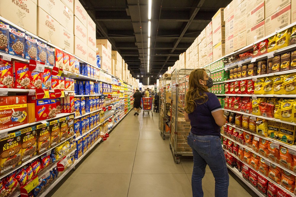 Grupos Alimentação passou de inflação de 0,07% para deflação de 0,04% — Foto: Maria Isabel Oliveira/Agência O Globo