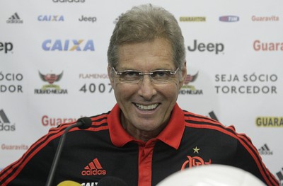 Um mês de Oswaldo: recorde de vitórias, acerto defensivo e eliminação