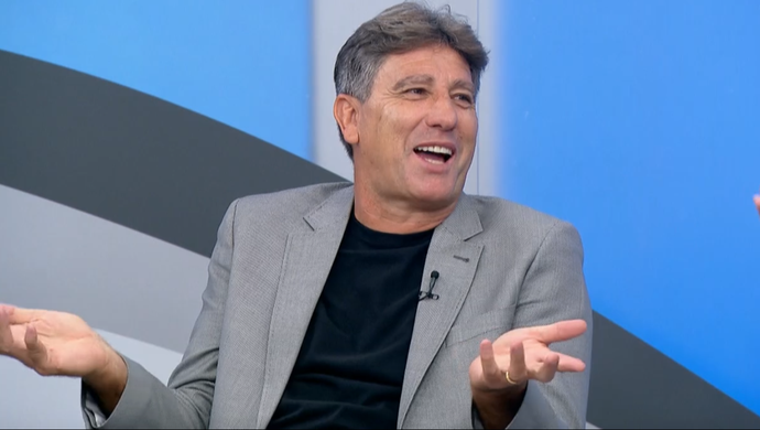 Renato brinca após decisão da Fifa sobre Mundiais: Acabou a estátua