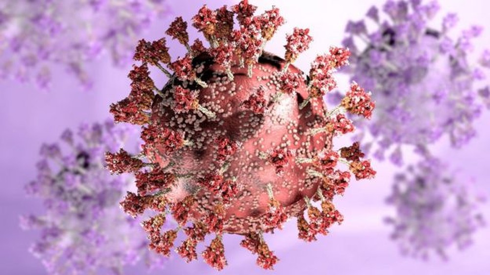 Um estudo produzido por cientistas da África do Sul apontou que a variante ômicron do coronavírus pode "escapar" de parte da imunidade adquirida por pessoas que já tiveram covid-19. — Foto: Getty Images