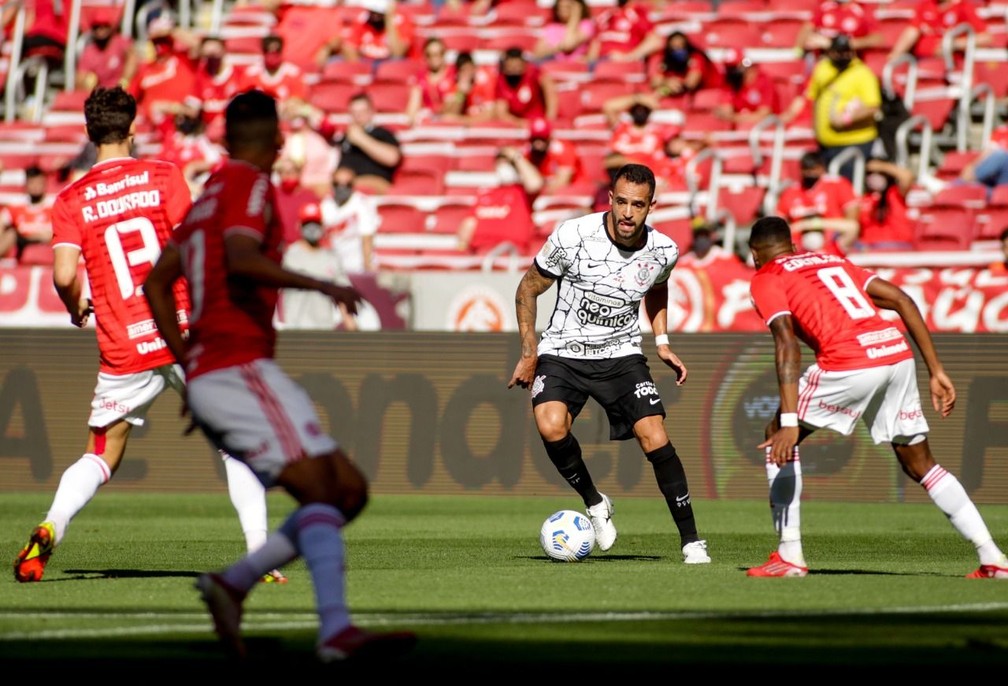 Renato Augusto em Internacional x Corinthians — Foto: Rodrigo Coca/Ag. Corinthians