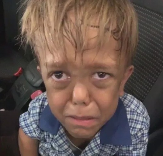 O menino Quaden Bayles no vídeo em que chora por causa dos atos de bullying dos quais é vítima (Foto: Facebook)