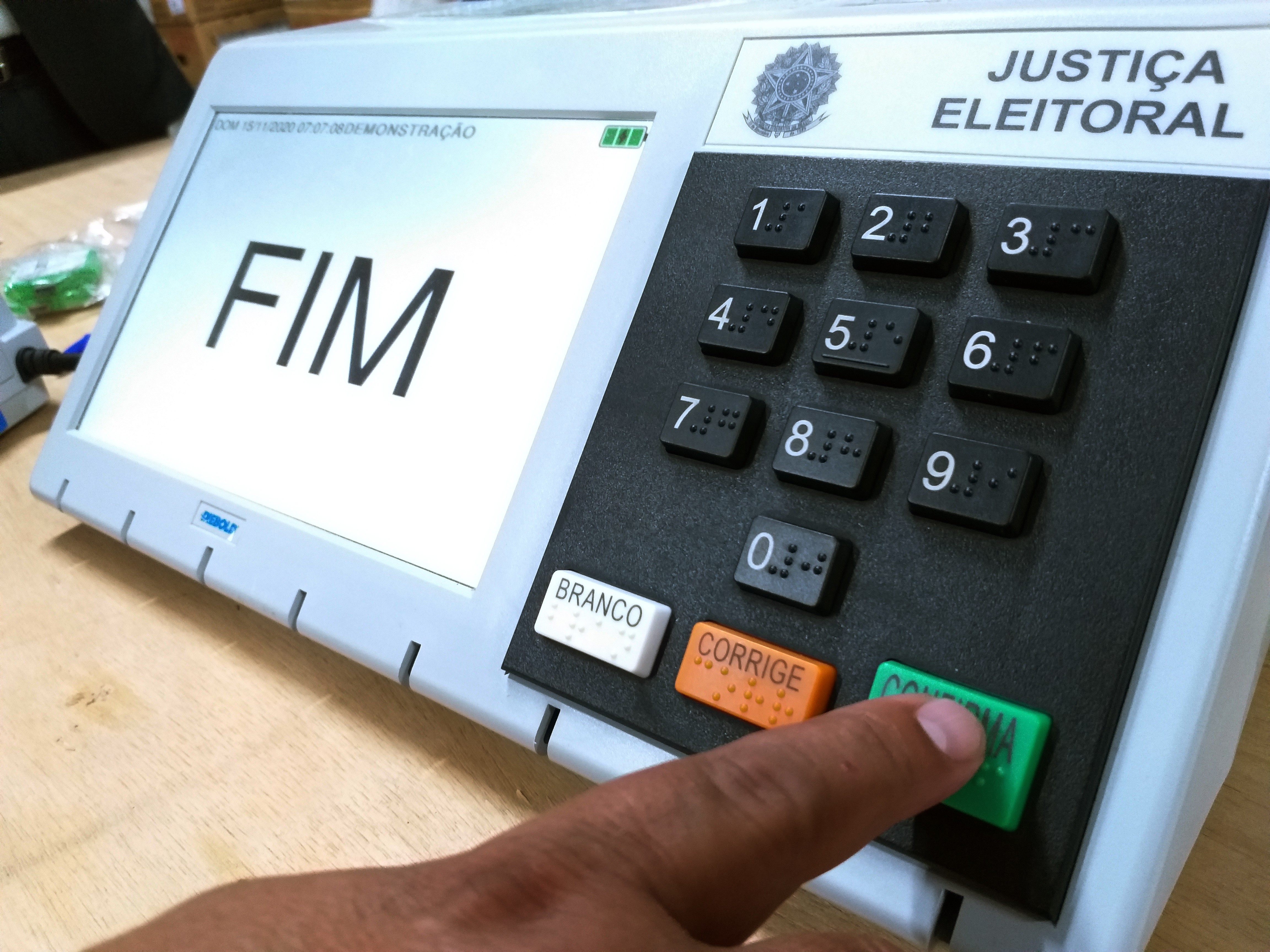 Procura por título de eleitor para jovens em 2022 é menor que nas últimas eleições no DF; saiba como fazer
