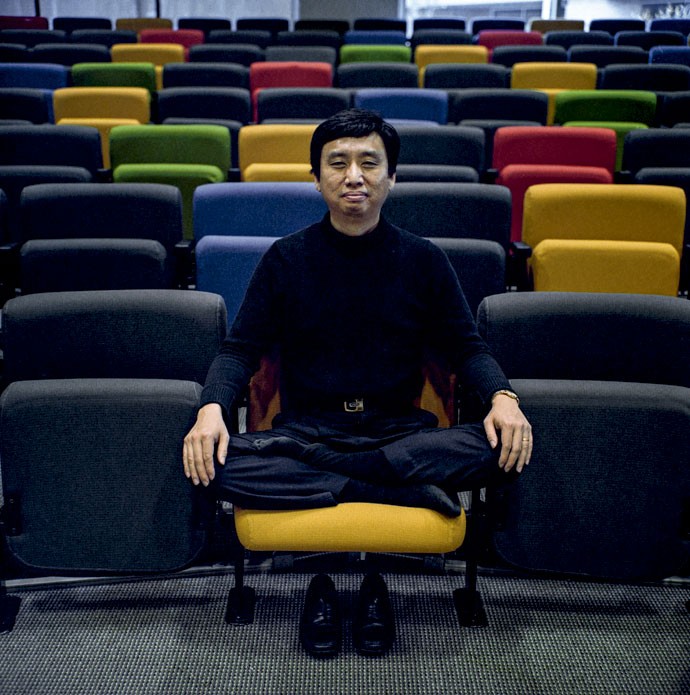 Dinastia Meng: O guru informal do Google,  Chade-Meng Tan, já levou a paz a mais de mil funcionários da empresa (Foto: Peter DaSilva/ The New York Times)