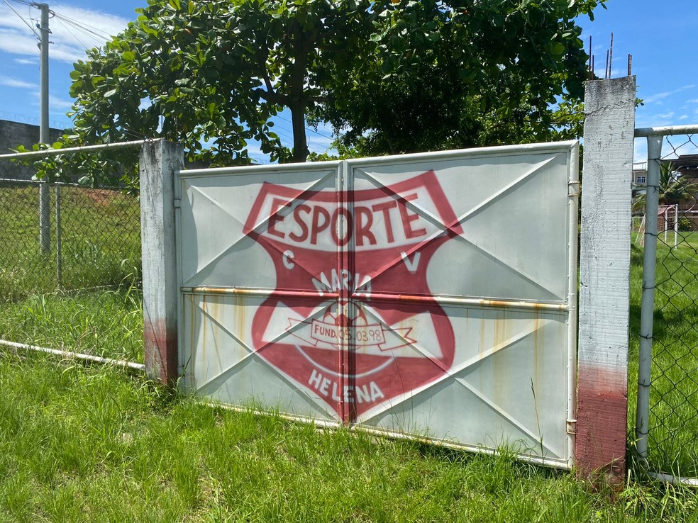Fachada do Esporte Clube Vila Maria Helena, em Duque de Caxias  Foto: Luca Bscaro