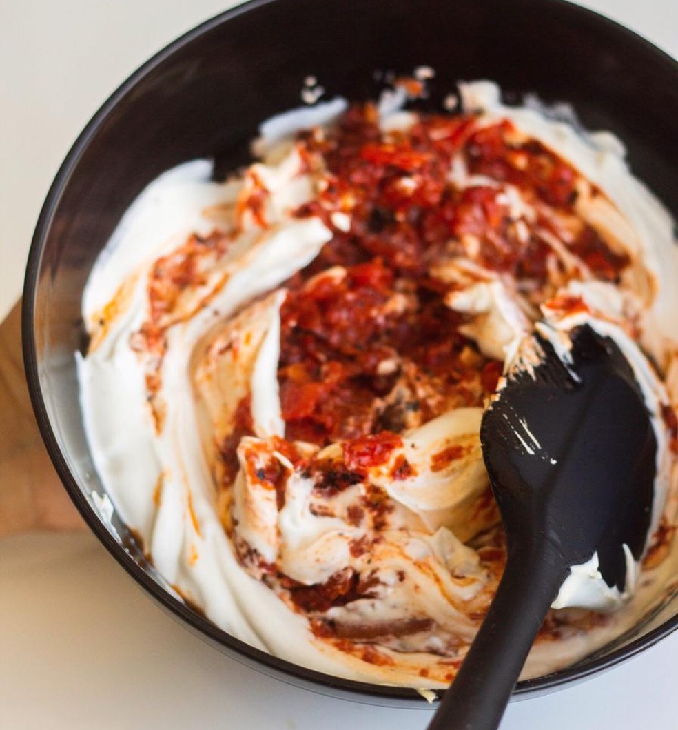 Caju cremoso tem a textura parecida com a de um cream cheese — Foto: Qaju/Divulgação