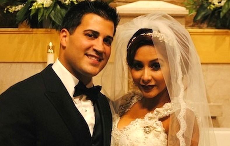 Felicidades! Snooki e Jionni LaValle, agora devidamente casados. (Foto: Reprodução/SnookiNicole.com)