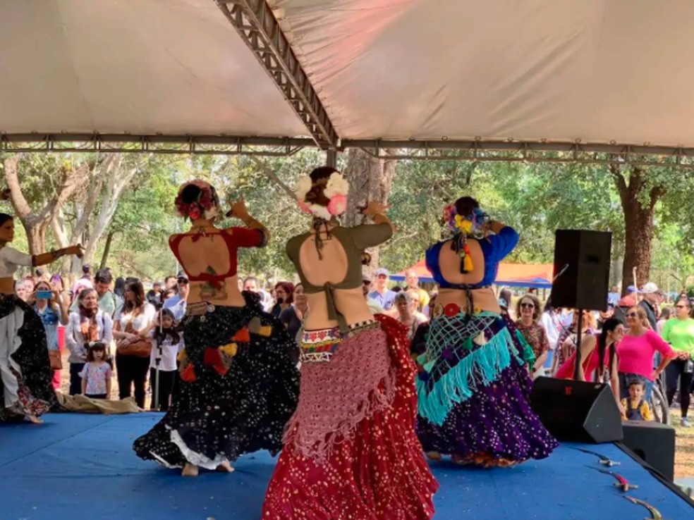 Apresentação de dança na Feira Bosque da Paz. — Foto: Reprodução