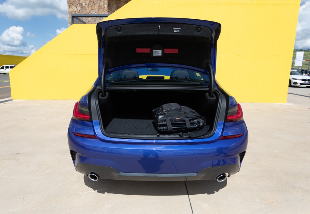 Porta-malas do BMW Série 3 'brasileiro' será menor do que versão europeia — Foto: Marcelo Brandt/G1