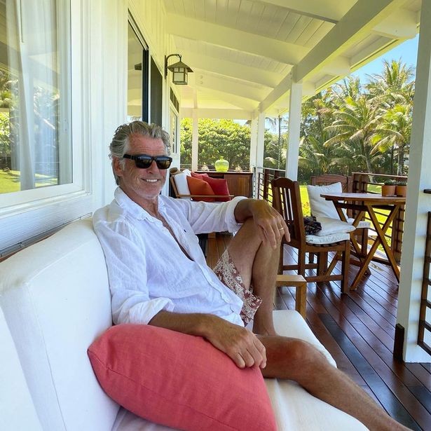 Pierce Brosnan em sua casa no Havaí  (Foto: Reprodução Instagram )