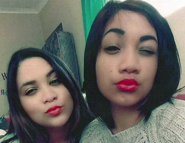 Selfie quando elas não sabiam que eram irmãs: Miche à direita (Foto: Miche Solomon)
