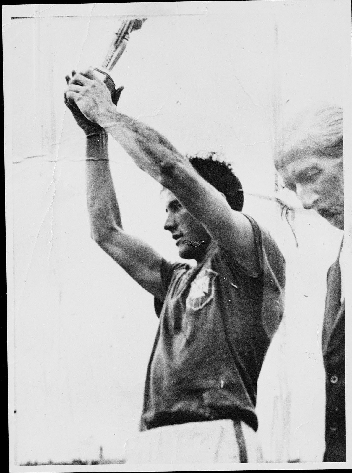 Campeão mundial em 1958 e dono de uma estátua numa das entradas do Maracanã, Bellini é o 20° na lista — Foto: Indaiassu Leite / Agência O Globo