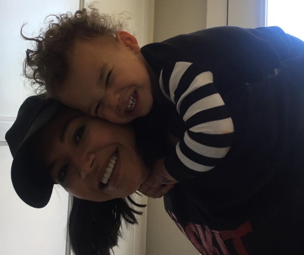 Naya Rivera (1987-2020) e o filho, Josey (Foto: Reprodução/Instagram)