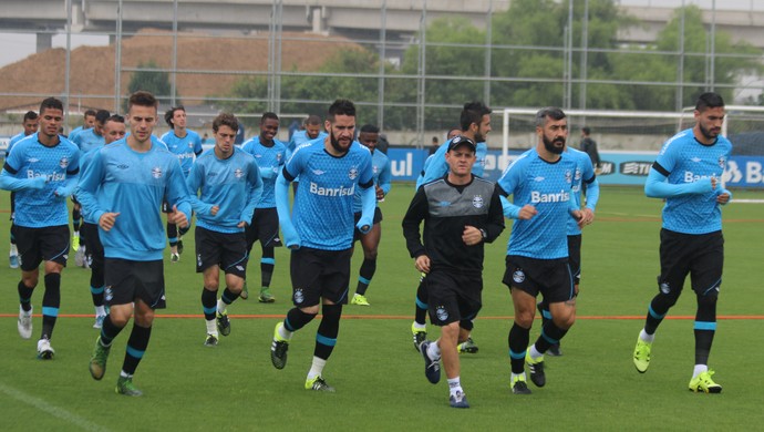 Descanso, lanche no vestiário e treino leve: a preparação tricolor ao Gre-Nal