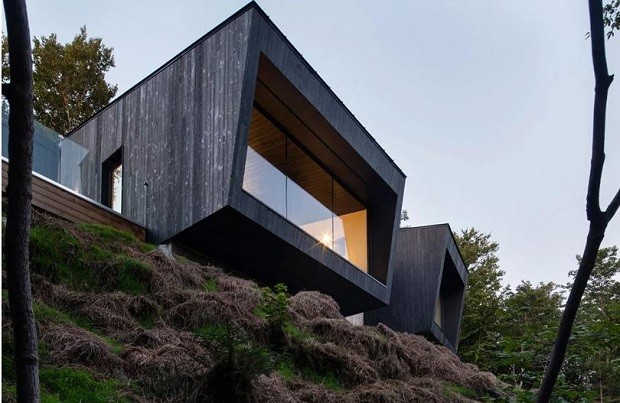 Casa em formato de cabines chama atenção em montanhas de Quebec (Foto: Divulgação /  nature humaine)