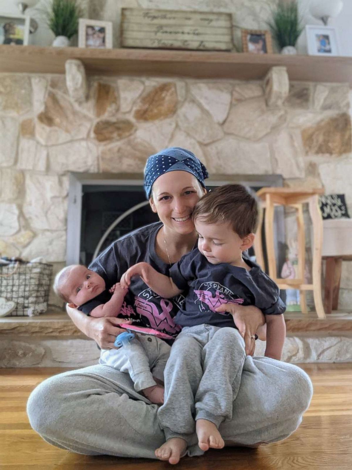 Stephanie Schmidt, de 30 anos, descobriu um câncer durante sua gravidez (Foto: Reprodução/ Stephanie Schmidt/ GMA)