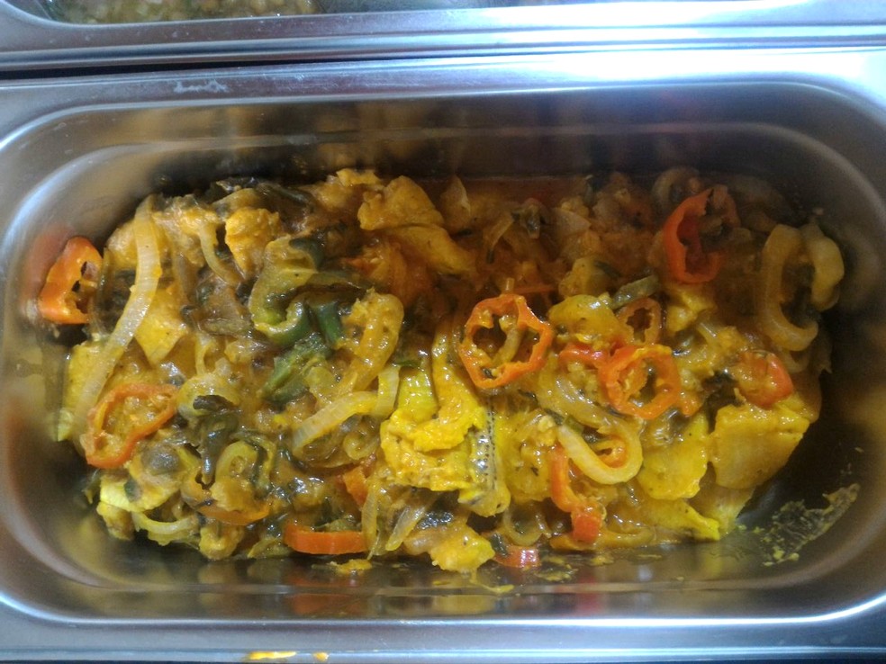 Moqueca é feita com pimentões, azeite de dendê e leite de castanha (Foto: Juliana dos Santos Lopes de Souza/Arquivo Pessoal)