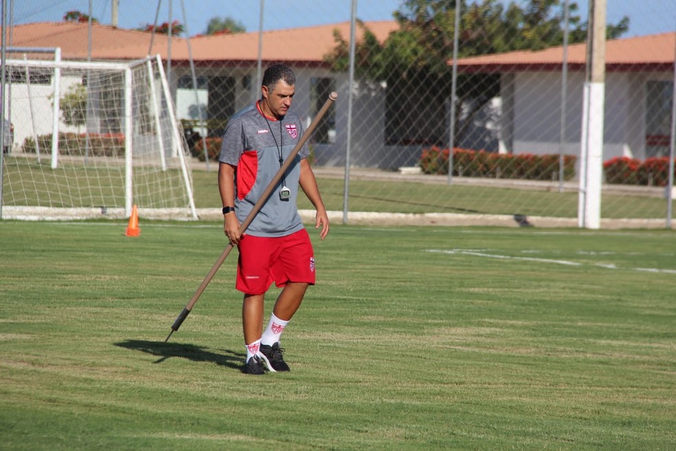 Técnico Marcelo Chamusca foi elogiado pelo novo atacante regatiano — Foto: Denison Roma/GloboEsporte.com