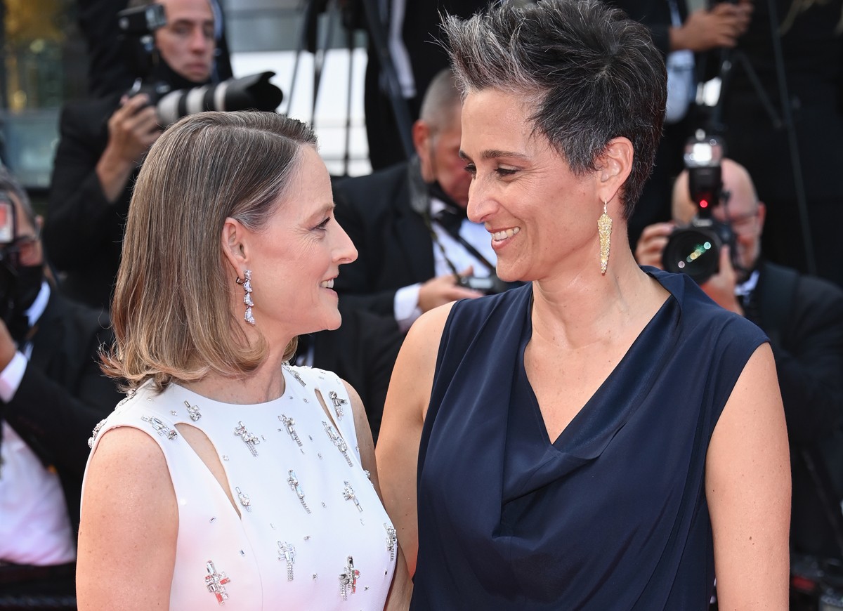 CANNES, FRANCE - JULY 06: Jodie Foster and Alexandra Hedison attend the "Annette" screening and opening ceremony during the 74th annual Cannes Film Festival on July 06, 2021 in Cannes, France. (Photo by Daniele Venturelli/WireImage) (Foto: WireImage)