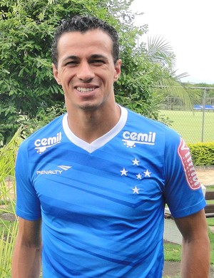 Líder em campo, Leandro Damião usa conversa para entrosar o Cruzeiro