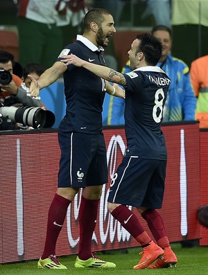 Benzema Valbuena França (Foto: AFP)