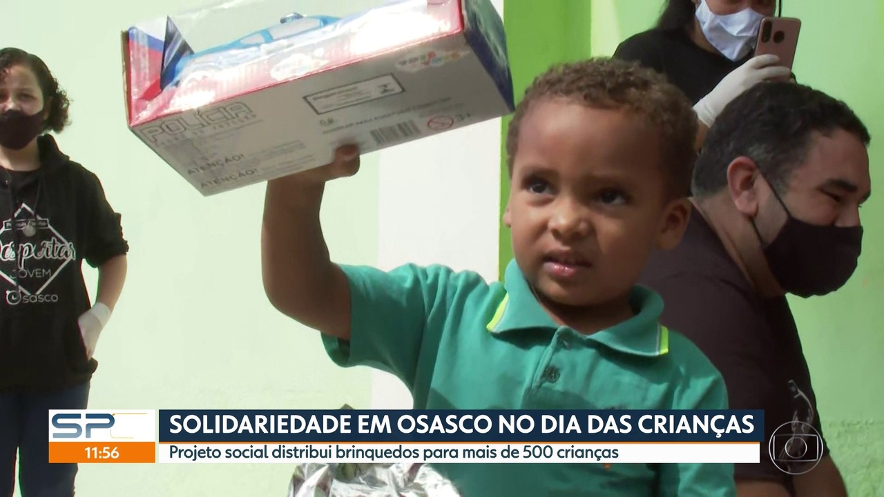 Projetos sociais doam brinquedos na véspera do dia das crianças na Grande São Paulo