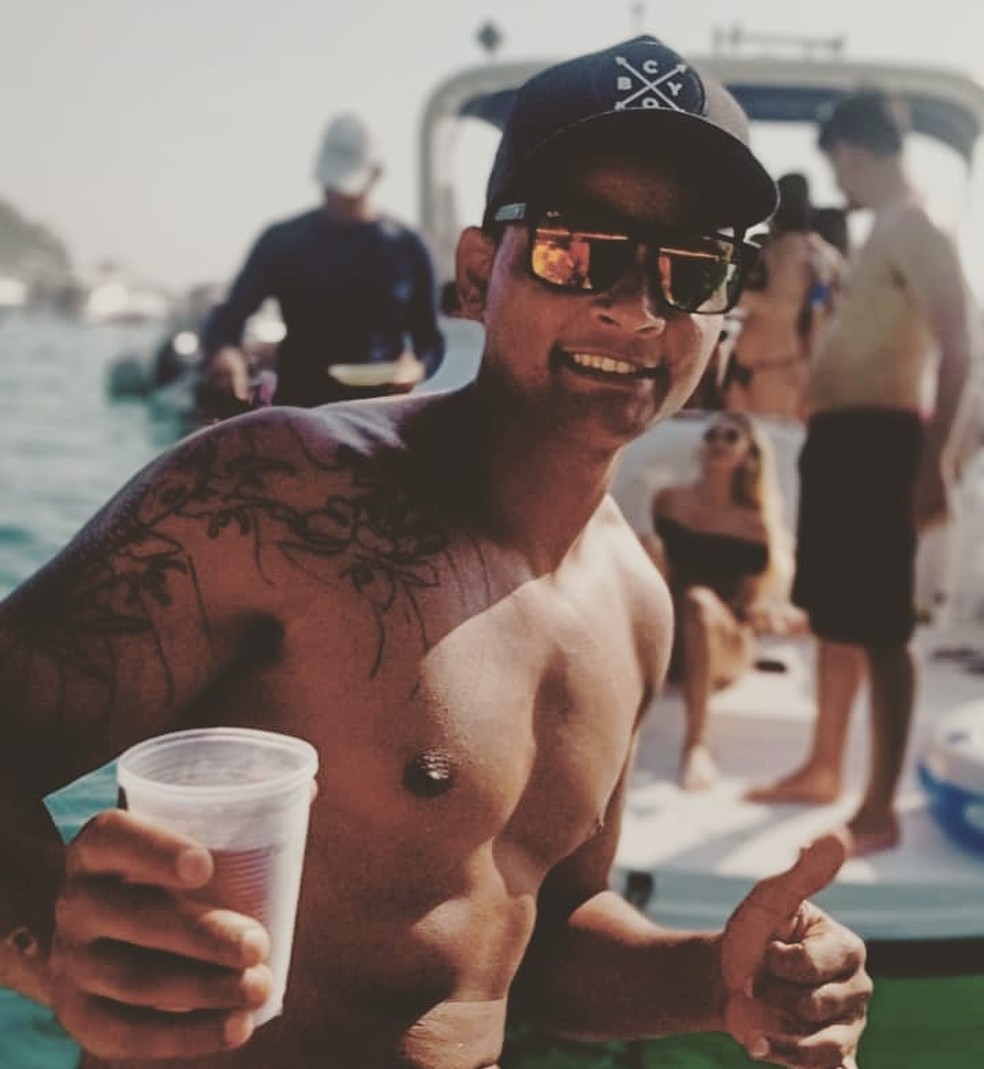 Leonardo foi morto com um tiro no rosto enquanto se divertia com amigos em um bar de Guarujá, SP — Foto: Reprodução/Instagram