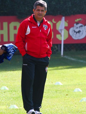 Ney fecha treino de quinta para montar time que disputará clássico