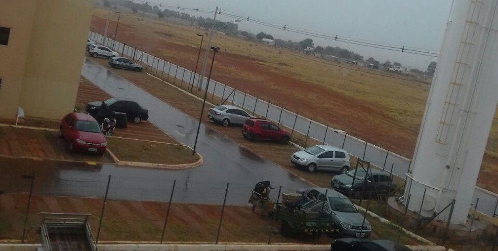 Moradores enviam fotos e vídeos de chuvas no DF (Foto: Arquivo pessoal)