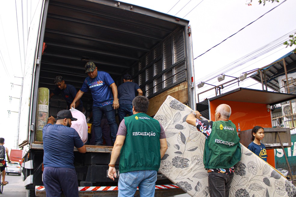 Moradores são transferidos para quitinetes em Manaus.  — Foto: Divulgação