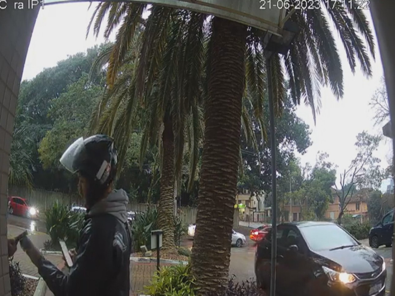 Golpe do aniversário: criminosos oferecem presente para roubar dados no RS, diz polícia 