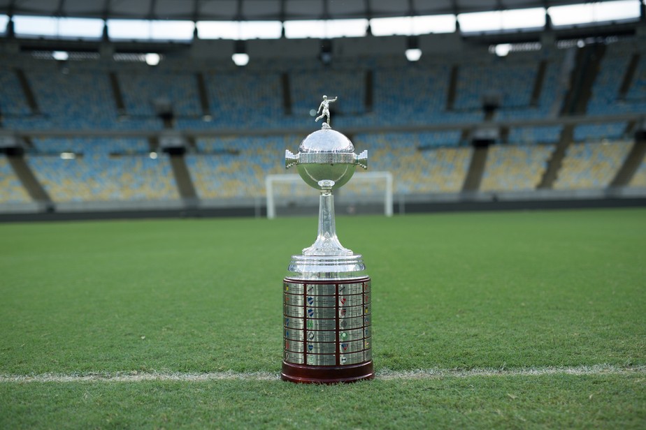 Além do título, Palmeiras e Santos decidem quem será o primeiro brasileiro a levantar uma Libertadores no Maracanã