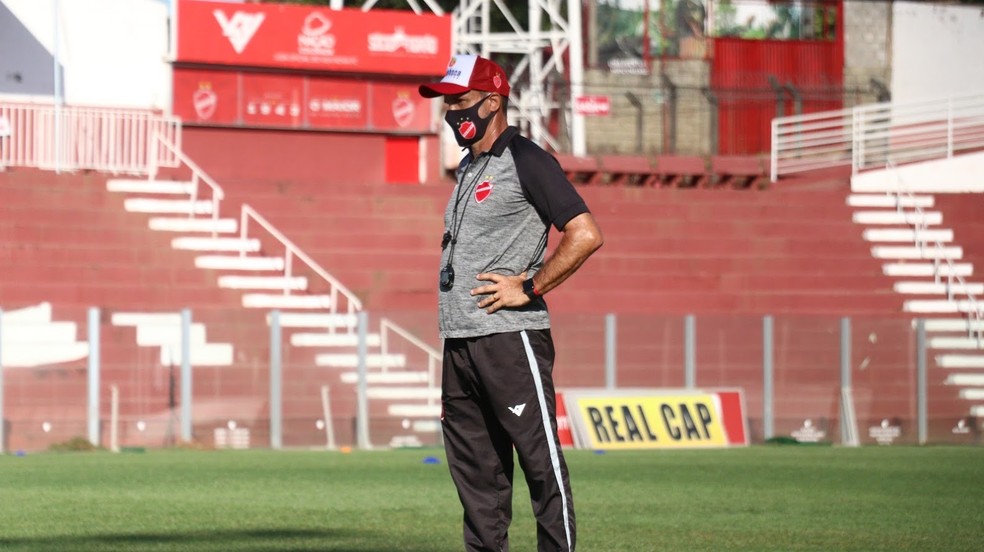 Wagner Lopes, técnico do Vila Nova — Foto: Douglas Monteiro / Vila Nova