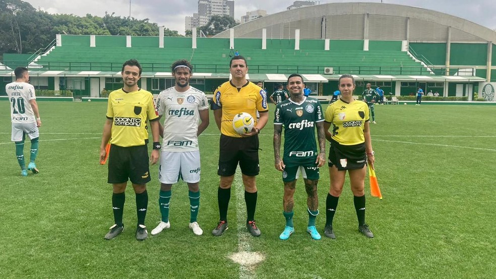 Palmeiras faz jogo-treino entre o elenco