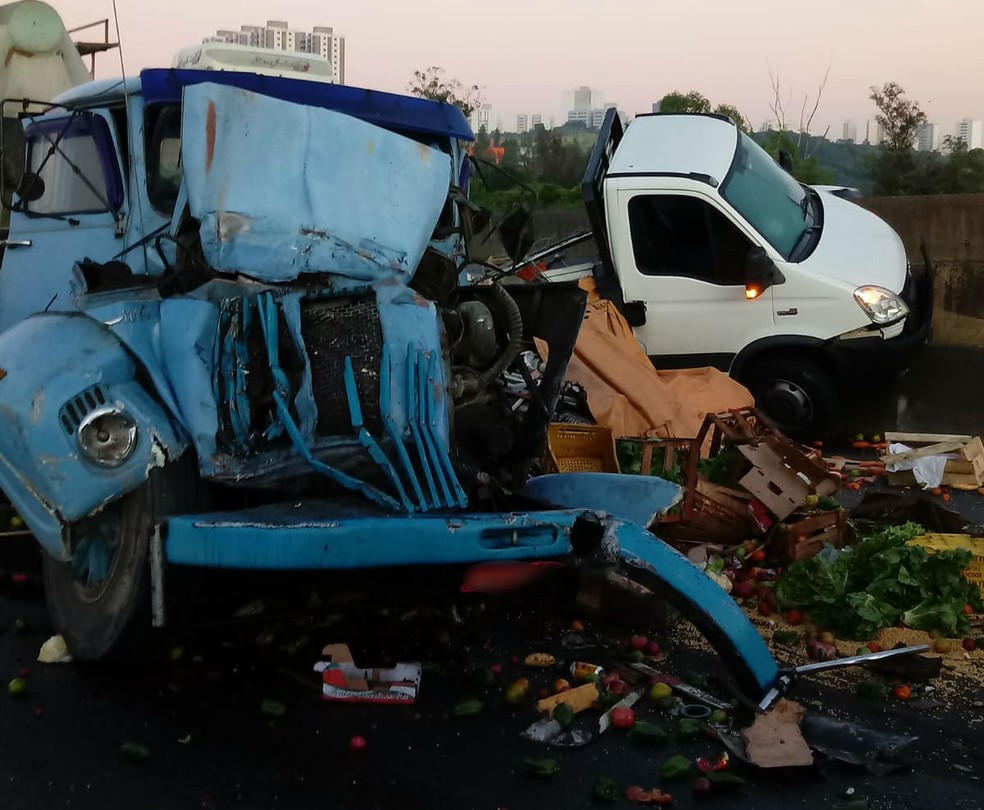 Engavetamento interdita a Rodovia Raposo Tavares e provoca mortes em Sorocaba — Foto: Arquivo Pessoal