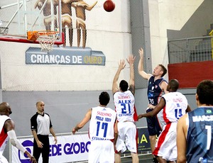 basquete Suzano x Tijuca NBB  (Foto: Vitor Geron )