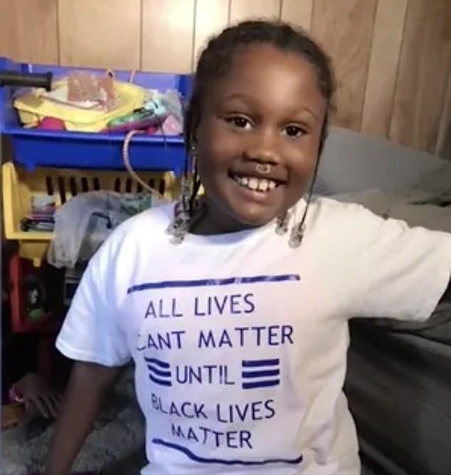 Menina de 6 anos é banida de creche por ir vestida com uma camiseta do movimento 'Black Lives Matter' (Foto: Reprodução/Fox16)