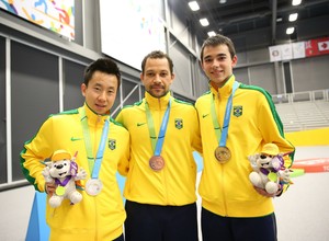 Gustavo Tsuboi (prata), Thiago Monteiro (bronze) e Hugo Calderano (ouro) tênis de Mesa (Foto: Saulo Cruz/Exemplus/COB)