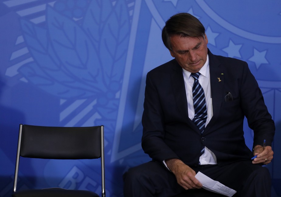 Bolsonaro muda versão e admite haver casos isolados, mas não corrupção endêmica no governo