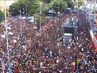 Carnaval de Salvador abre espaço para folião que segue trio sem pagar