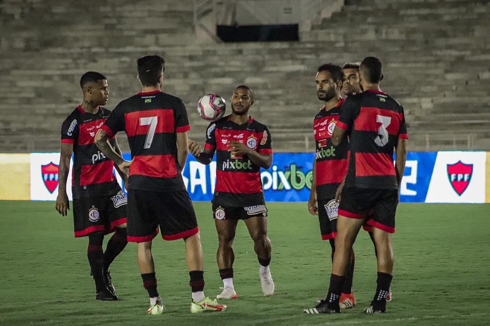 Campinense realizou treino ap�s ser decretado o WO � Foto: Samy Oliveira / Campinense